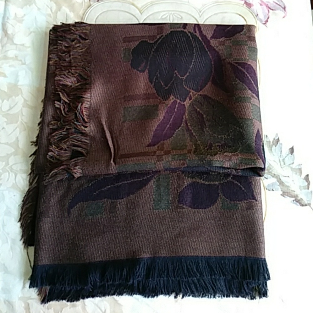 Scarf Leaf - image 1